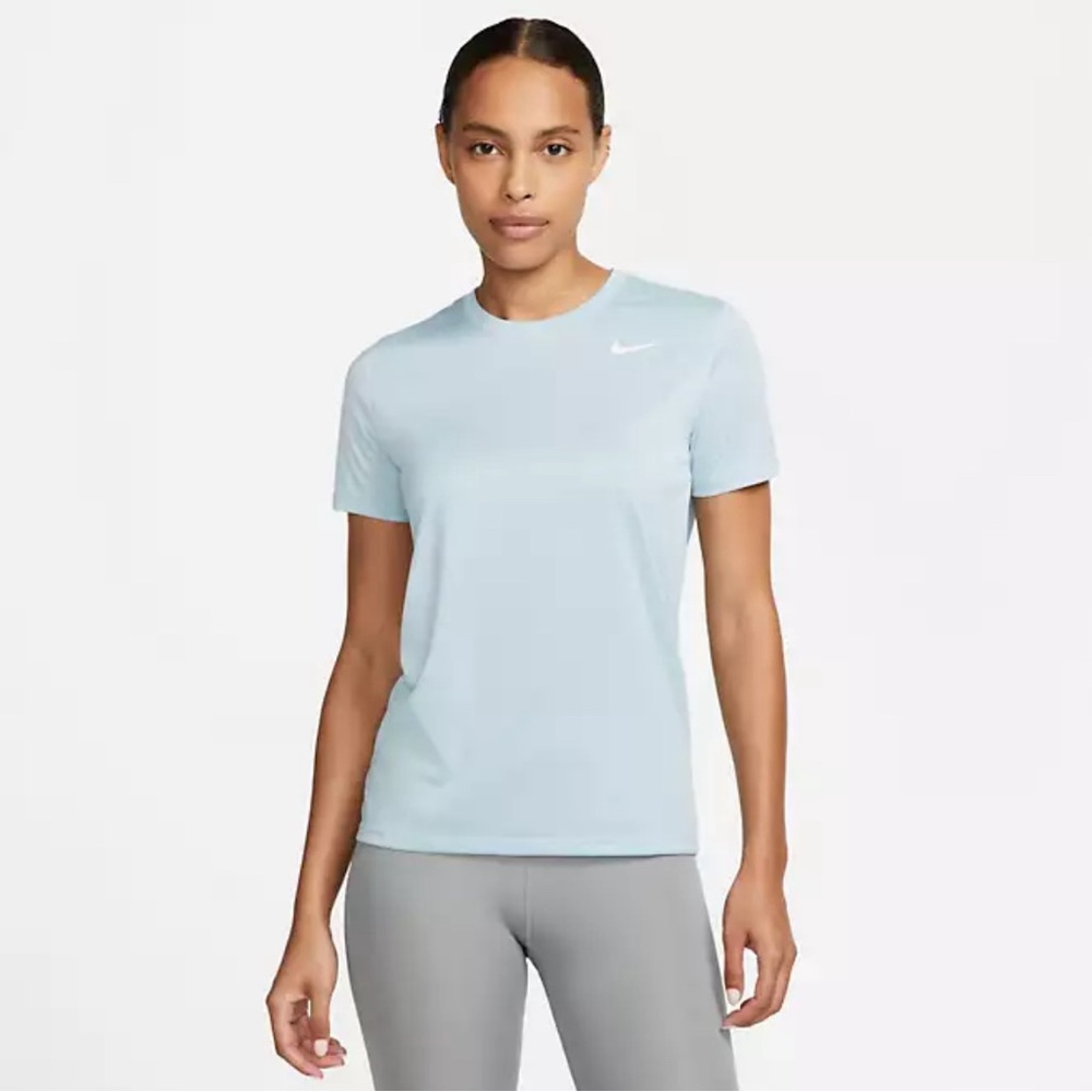 Nike Women's Dri-FIT Legend T-shirt, Small, Blue